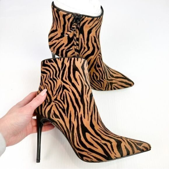 Alice + Olivia Calf Hair Stiletto Bootie 9.5 Tan Black Zebra Heels NWT Chic Sexy - Picture 5 of 14